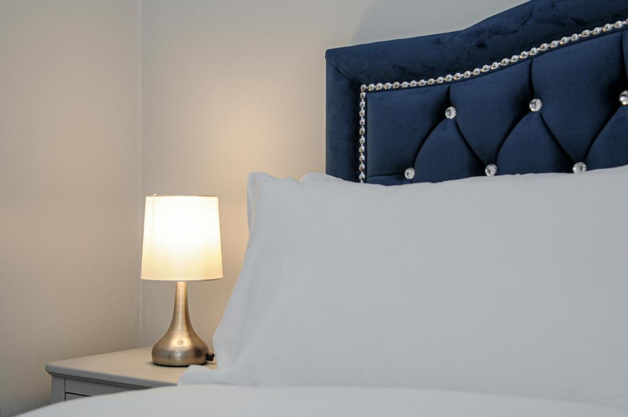 Greater London, 1 Bed London Flat, Parking, Nr Metro Stations, 15Mins To London Apartment ภายนอก รูปภาพ